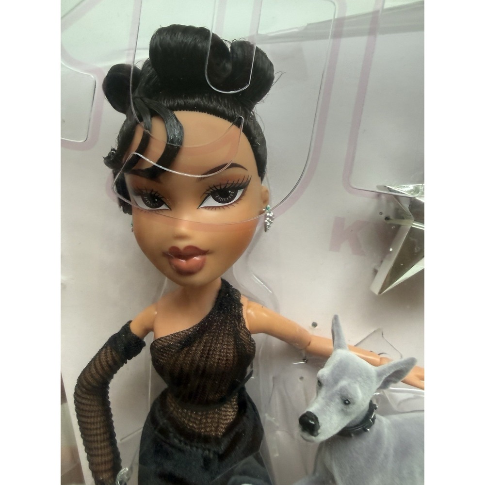 NEW Bratz Kylie Jenner Night Fashion Doll with Evening Gown & Dog - Picture 3 of 3